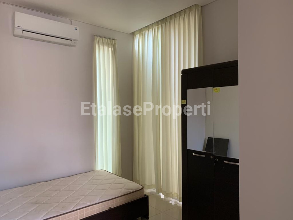 Foto properti Di Sewakan Rumah Pakuwon Indah Granada 3