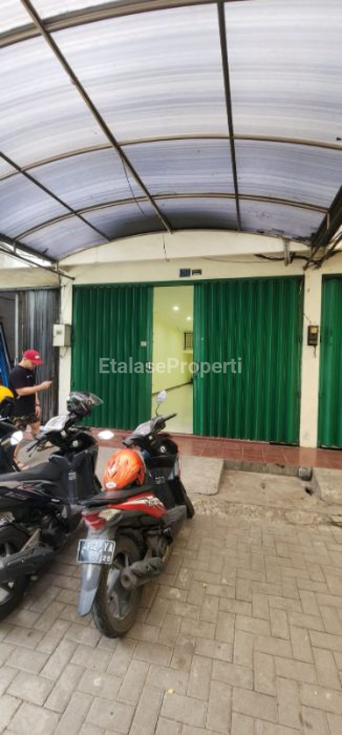 Foto properti *Dijual  Ruko Raya Ngagel Strategis Dan Langka* 1