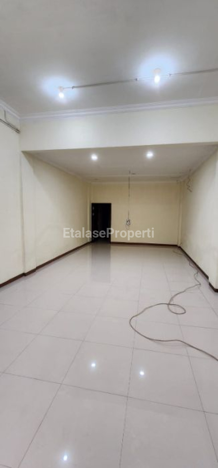 Foto properti *Dijual  Ruko Raya Ngagel Strategis Dan Langka* 3