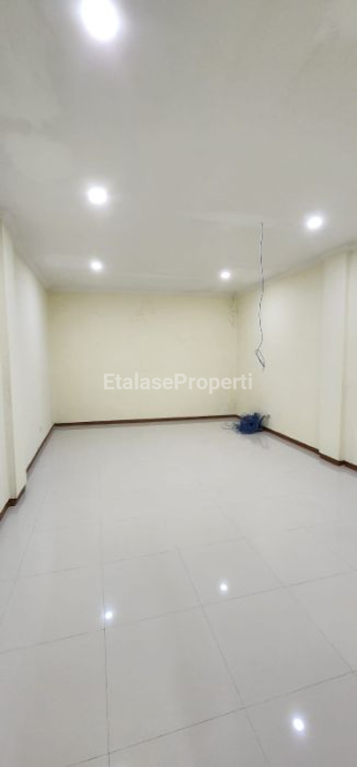 Foto properti *Dijual  Ruko Raya Ngagel Strategis Dan Langka* 4