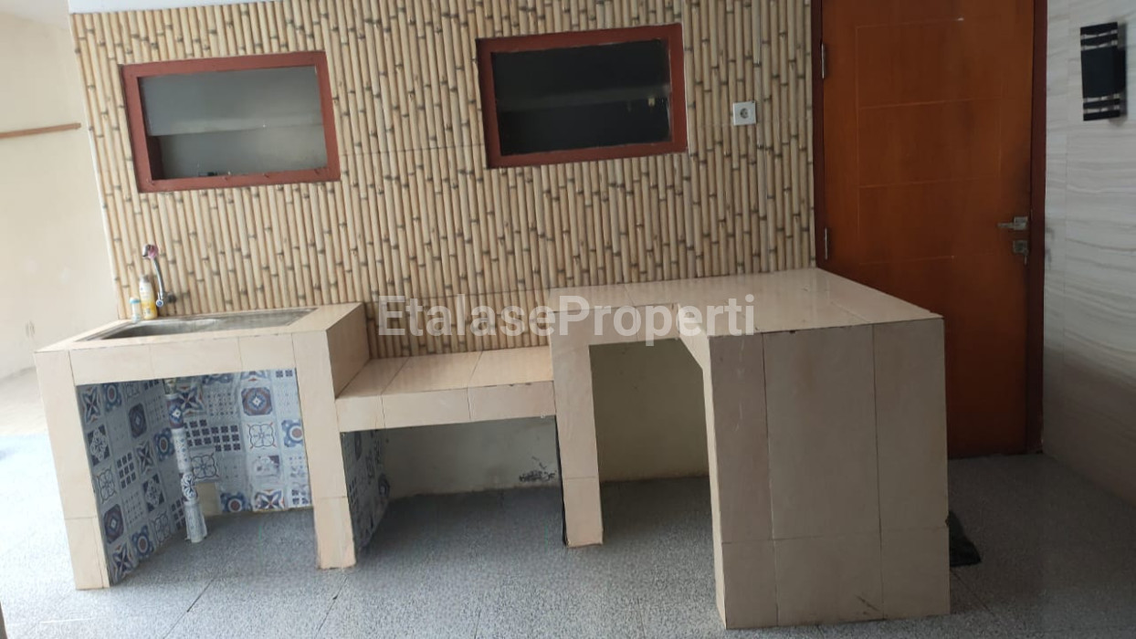 Foto properti Dijual Cepat! Rumah Siap Huni Di Rungkut Asri 5