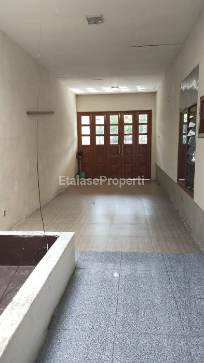 Foto properti Dijual Cepat! Rumah Siap Huni Di Rungkut Asri 8