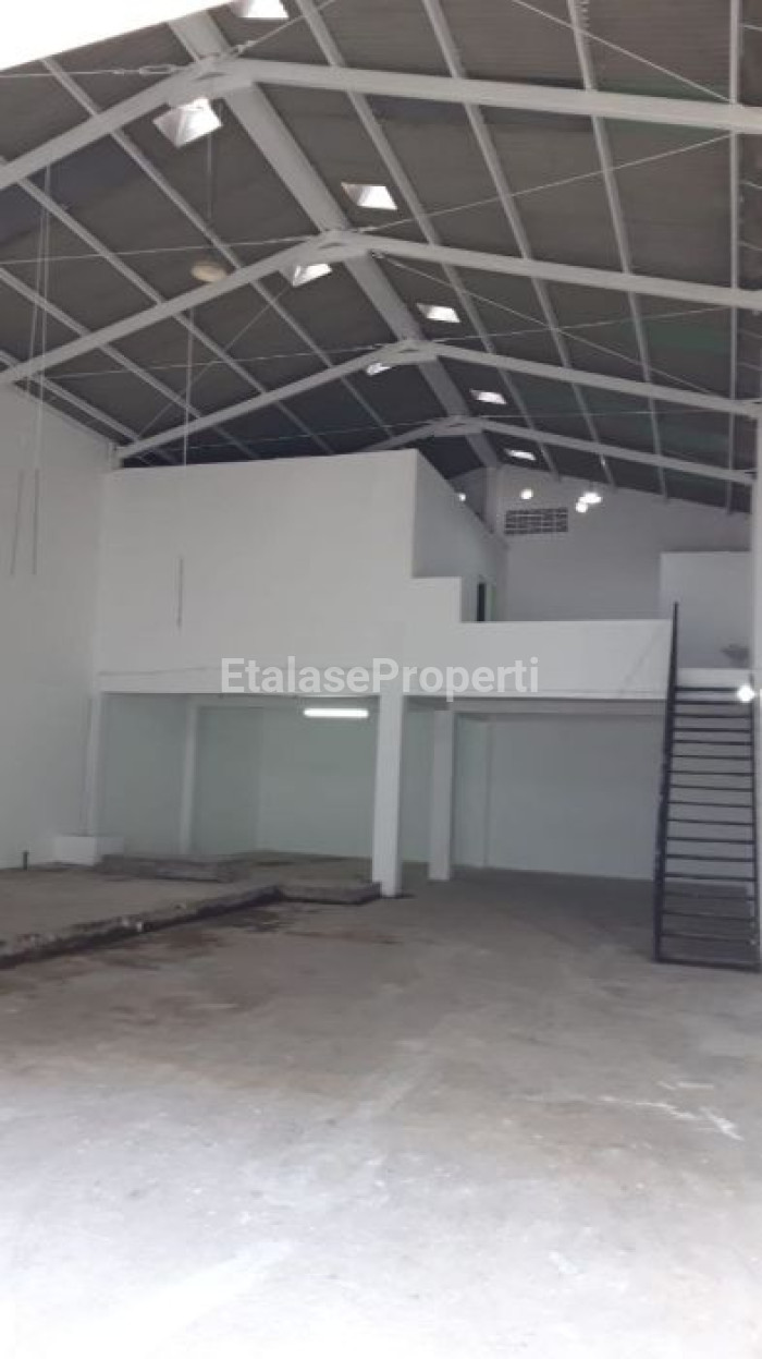 Foto properti Gudang Lebak Akses Masuk Dari Honda Kenjeran Row 2 Mobil 1