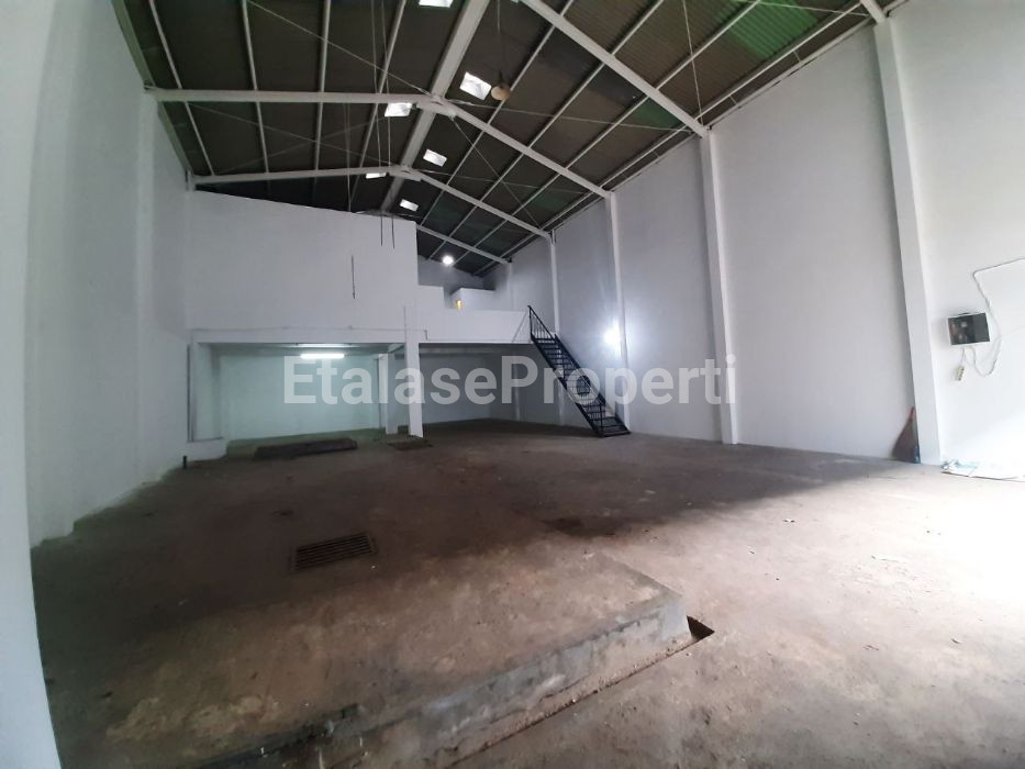 Foto properti Gudang Lebak Akses Masuk Dari Honda Kenjeran Row 2 Mobil 4