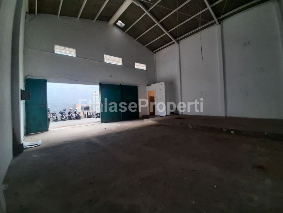 Foto properti Gudang Lebak Akses Masuk Dari Honda Kenjeran Row 2 Mobil 7