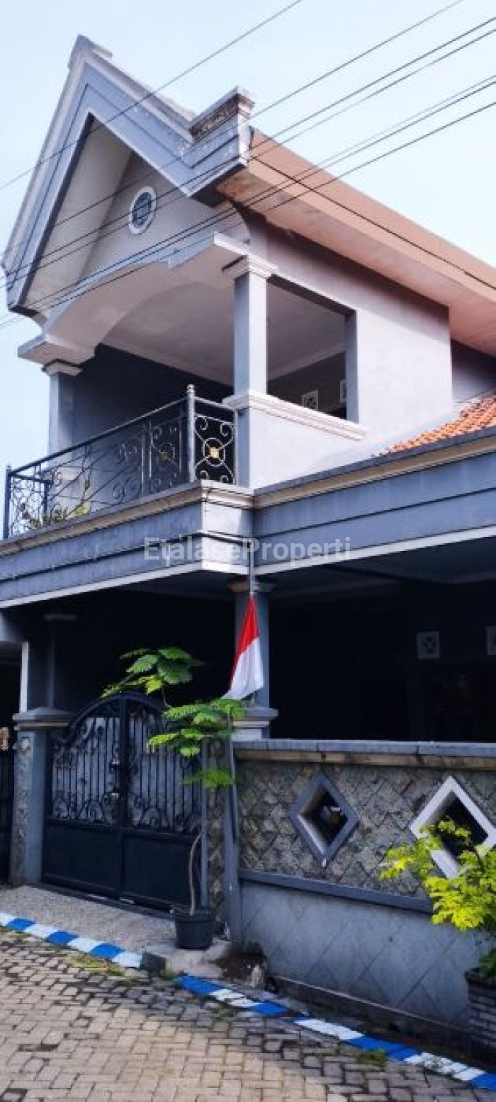 Foto properti Row  Jalan 9 Meter ‼️ Jual Rumah 2 Lantai  Perumahan Rewwin Waru Sidoarjo 1