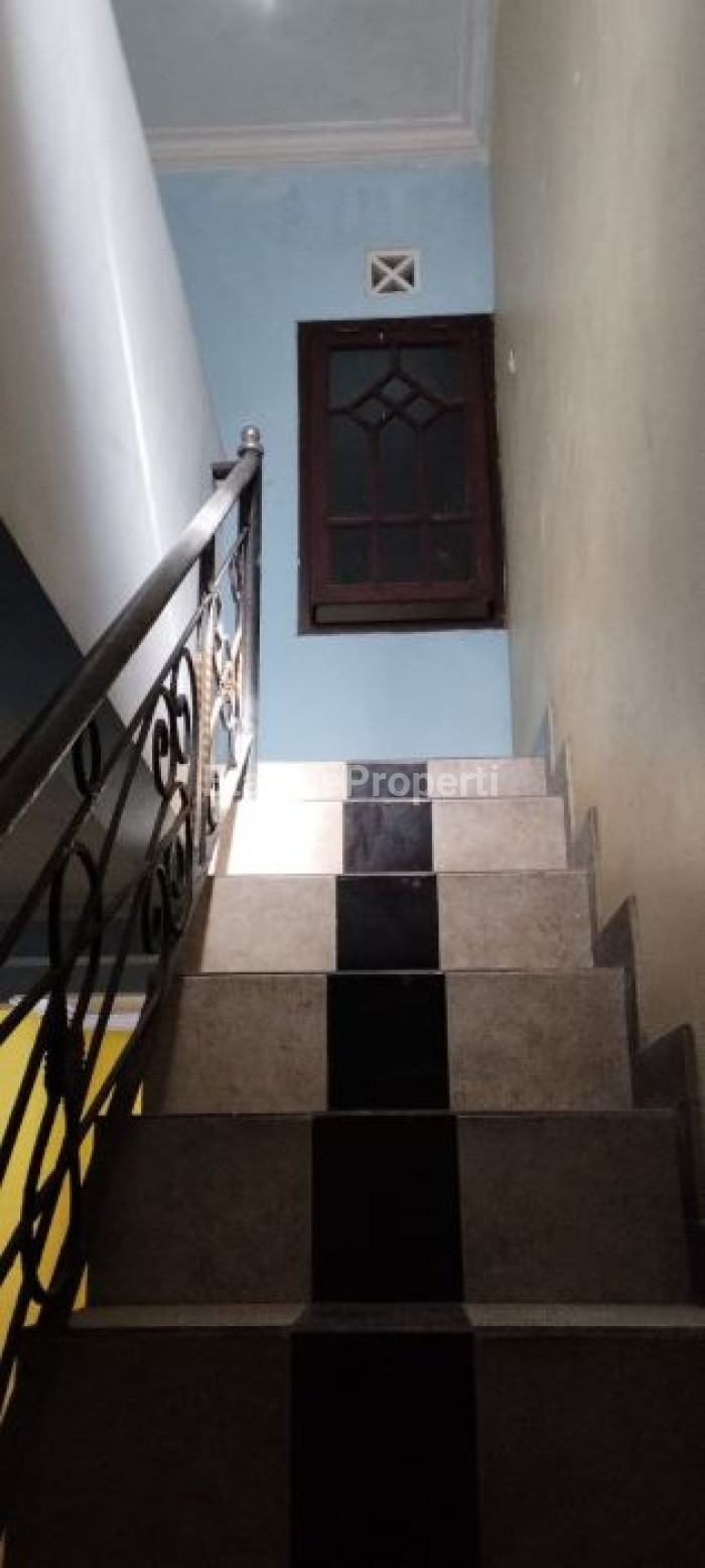 Foto properti Row  Jalan 9 Meter ‼️ Jual Rumah 2 Lantai  Perumahan Rewwin Waru Sidoarjo 5