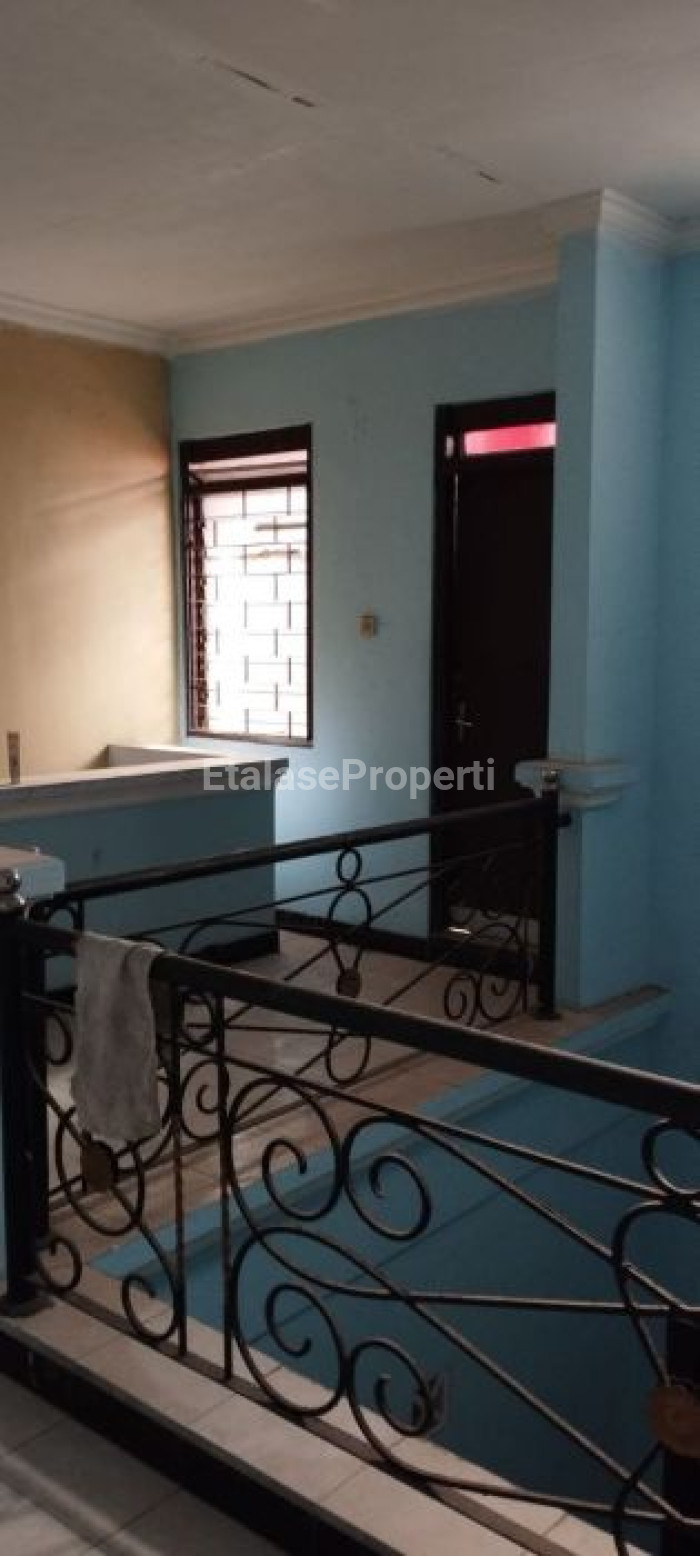 Foto properti Row  Jalan 9 Meter ‼️ Jual Rumah 2 Lantai  Perumahan Rewwin Waru Sidoarjo 8