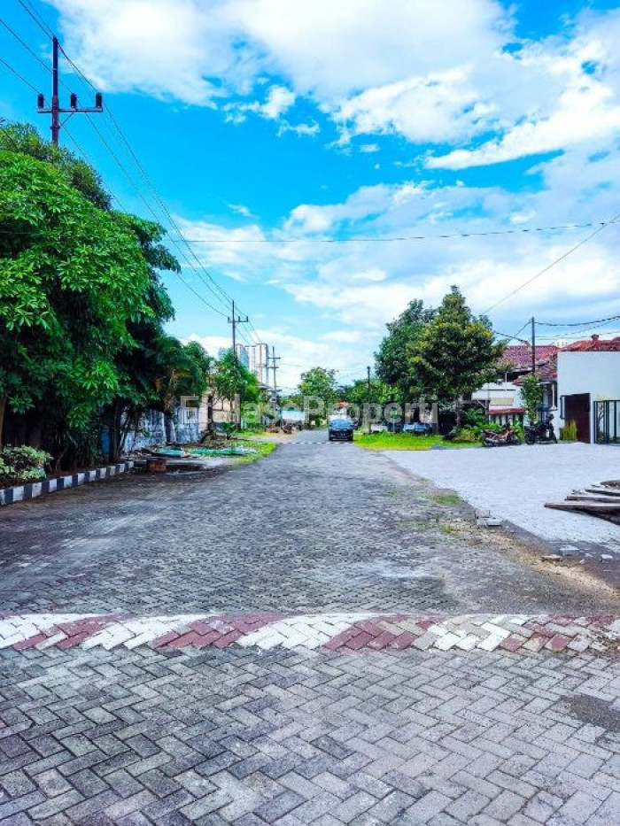 Foto properti Dijual Rumah Baru Scandinavian Gayung Kebonsari Surabaya Selatan 3