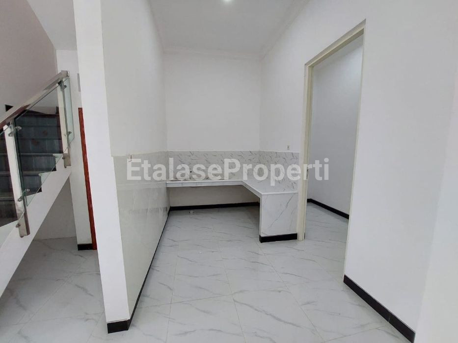Foto properti SISA 1 UNIT! Dijual Rumah Baru Mulyosari Utara Surabaya Timur 6