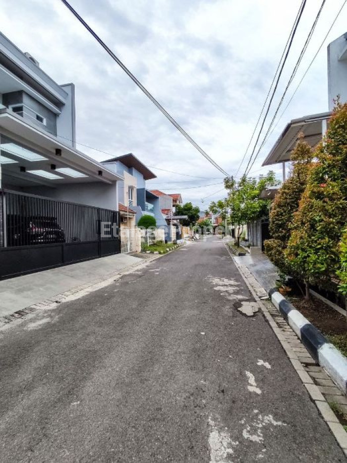 Foto properti Jual Rumah Baru Minimalis Sebelah Taman Sutorejo Prima 2