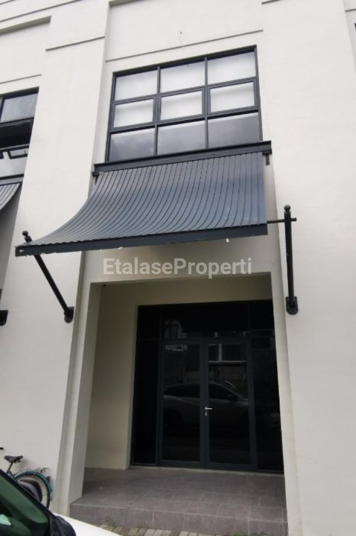 Foto properti Disewakan RUKO SERENADE ROYAL RESIDENCE Wiyung-Surabaya Barat 1
