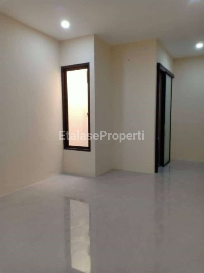 Foto properti Dijual Rumah Baru Minimalis Bukit Palma Citraland Surabaya Barat 6