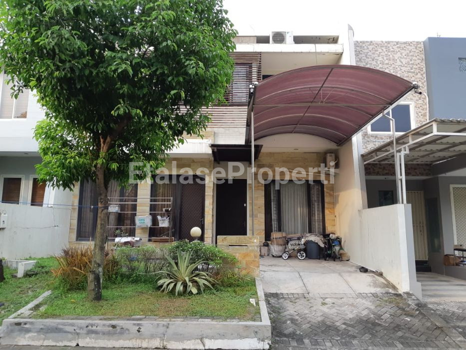 Foto properti Dijual Rumah 2 Lantai Di Woodland 1