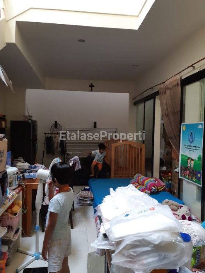 Foto properti Dijual Rumah 2 Lantai Di Woodland 4