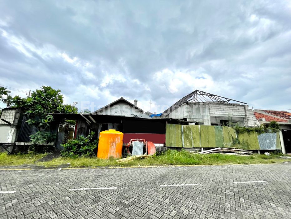 Foto properti *Dijual Hitung Tanah Gayungsari* 1
