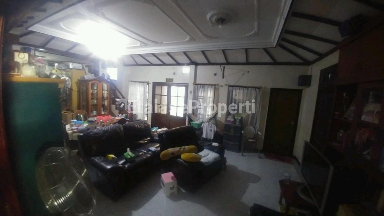 Foto properti Jual Cepat Rumah Cocok Untuk Usaha. 3 Rumah Jadi 1 2