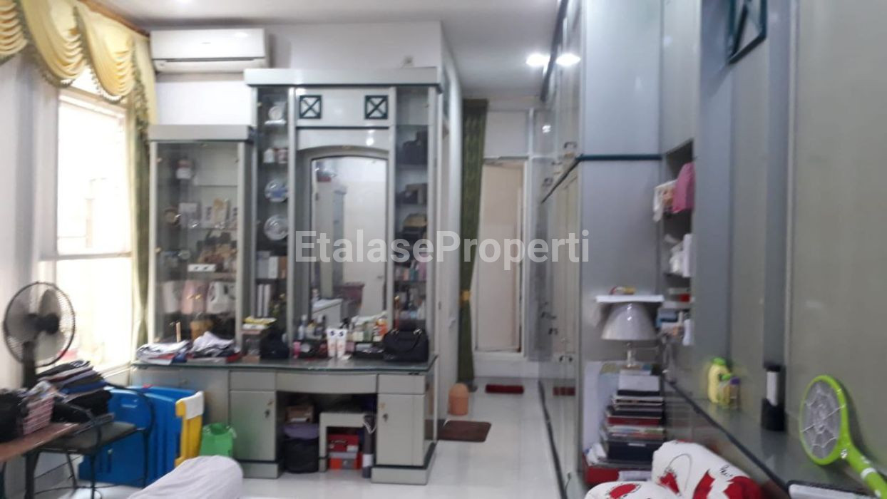 Foto properti Siap Huni Row 3 Mobil ‼️Jual  Rumah 2 Lantai Nginden Intan Barat Surabaya 5
