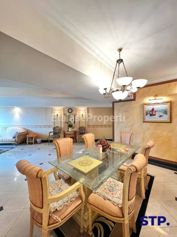 Foto properti Jual Cepat! Apartemen Taman Anggrek Tower 8 Furnished Mewah  Tower 8 Lantai 28 4