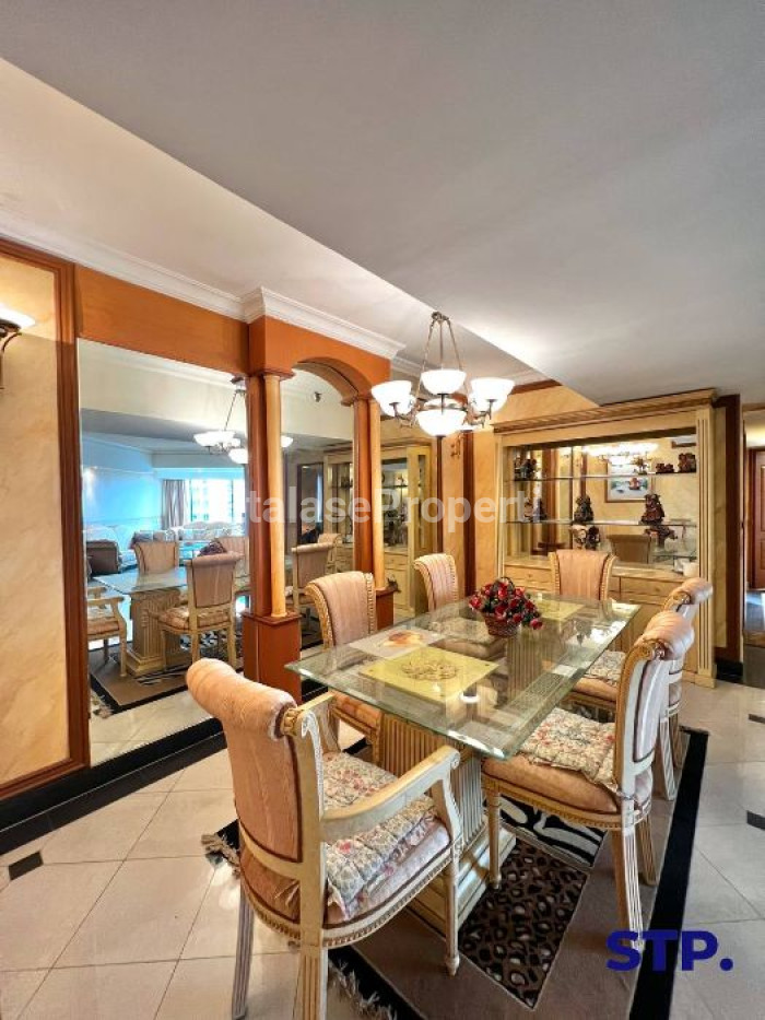 Foto properti Jual Cepat! Apartemen Taman Anggrek Tower 8 Furnished Mewah  Tower 8 Lantai 28 5