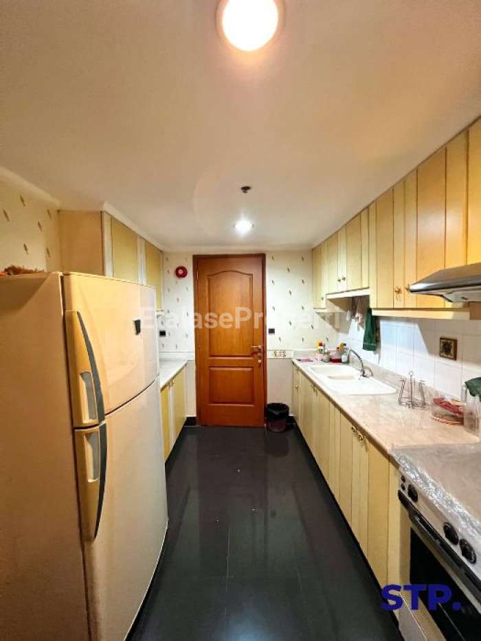 Foto properti Jual Cepat! Apartemen Taman Anggrek Tower 8 Furnished Mewah  Tower 8 Lantai 28 7