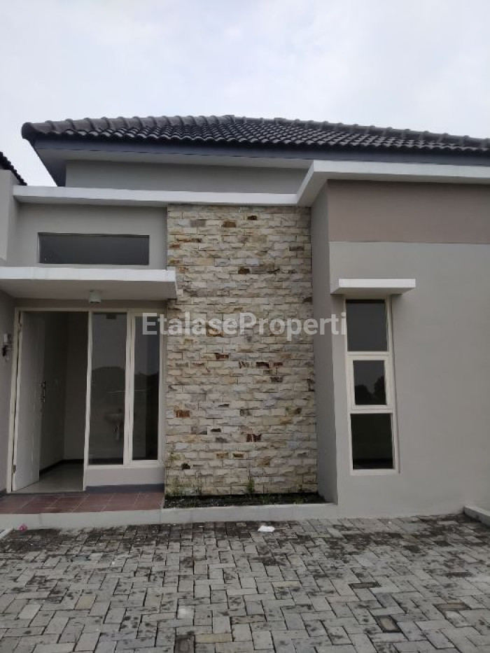 Foto properti Dijual Rumah Baru Gres Di Newtown Park Damarsih Sidoarjo Dekat Juanda Airport 1