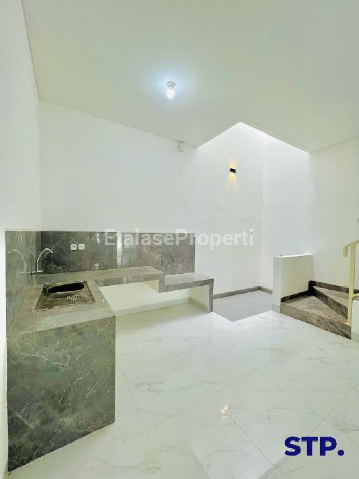 Foto properti Turun Harga - Rumah Baru 2 Lantai Pondok Tjandra Cluster Mangga 4