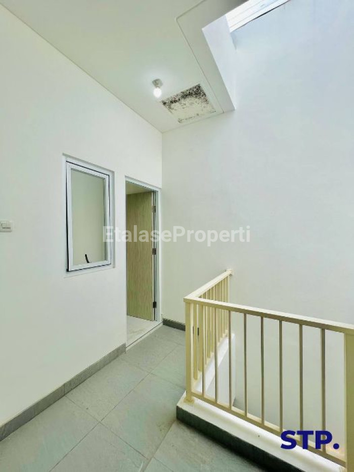 Foto properti Turun Harga - Rumah Baru 2 Lantai Pondok Tjandra Cluster Mangga 6