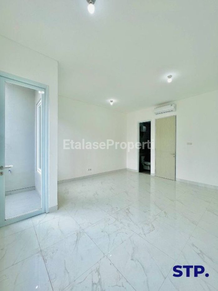 Foto properti Turun Harga - Rumah Baru 2 Lantai Pondok Tjandra Cluster Mangga 8