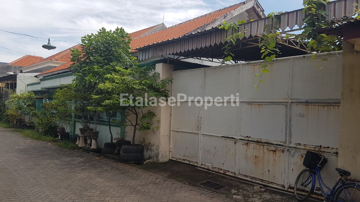 Foto properti Dijual Rumah Dan Tempat Usaha 3kavling Siap Huni Karang Empat 1