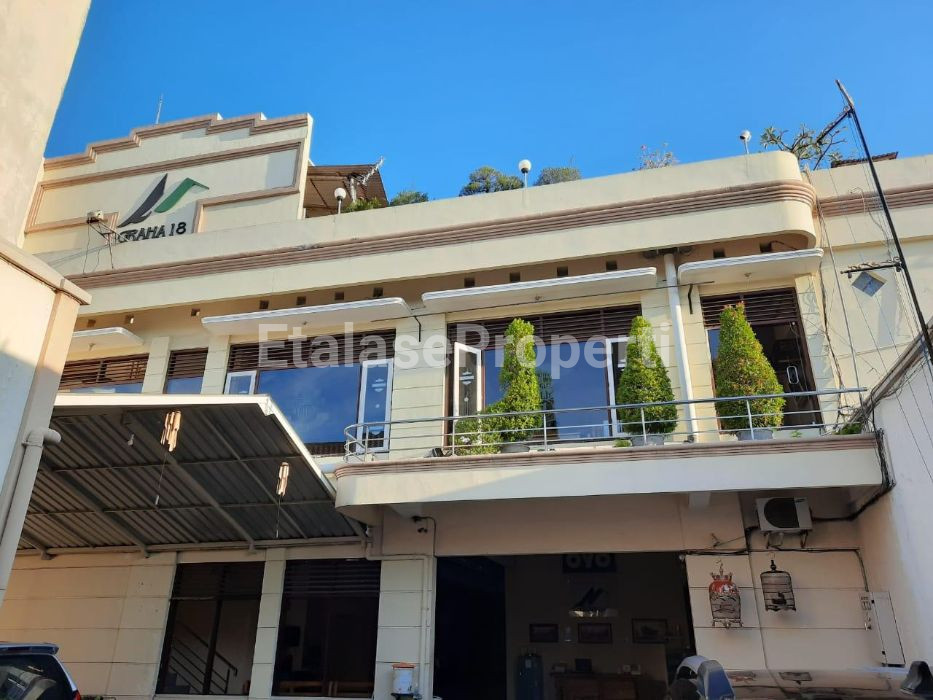 Foto properti Dijual Rumah Kost 3 Lantai Di Siwalankerto 1