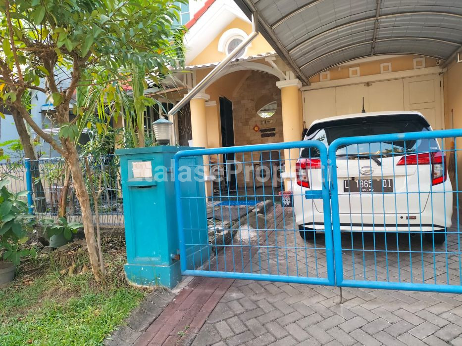 Foto properti Dijual Rumah Di Villa Valencia Surabaya Barat 1