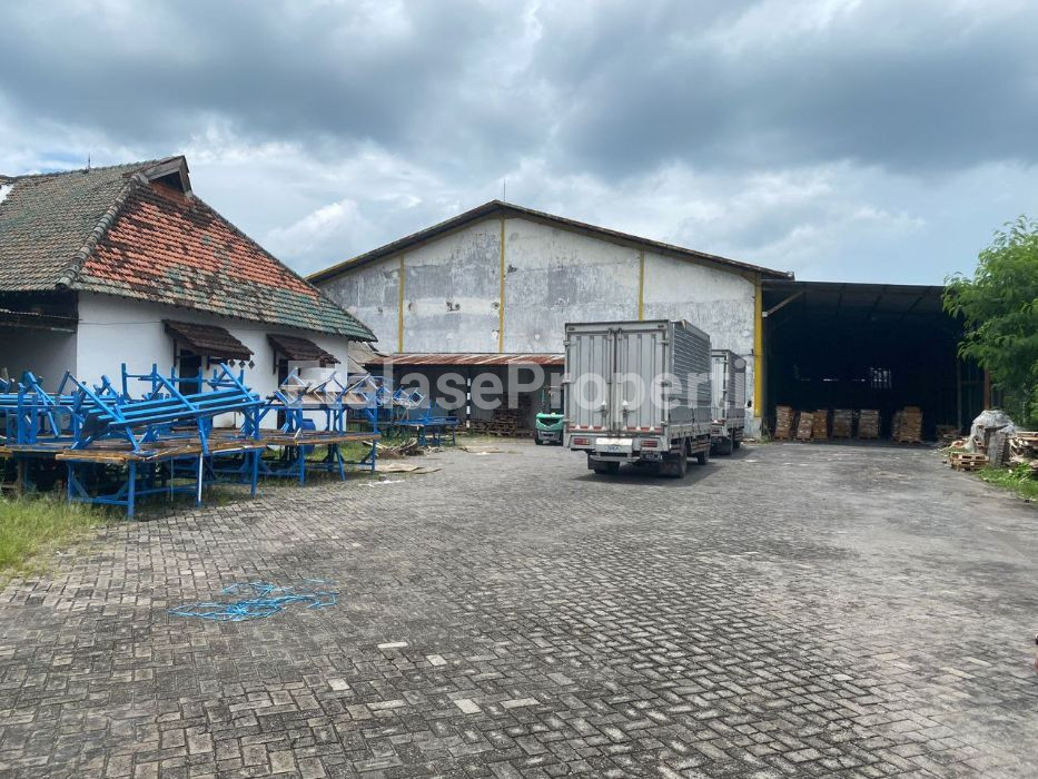 Foto properti Gudang Jombang Nol Jalan Raya Lokasi Strategis Jl. Raya Sumobito, Palrejo, Sumobito 1