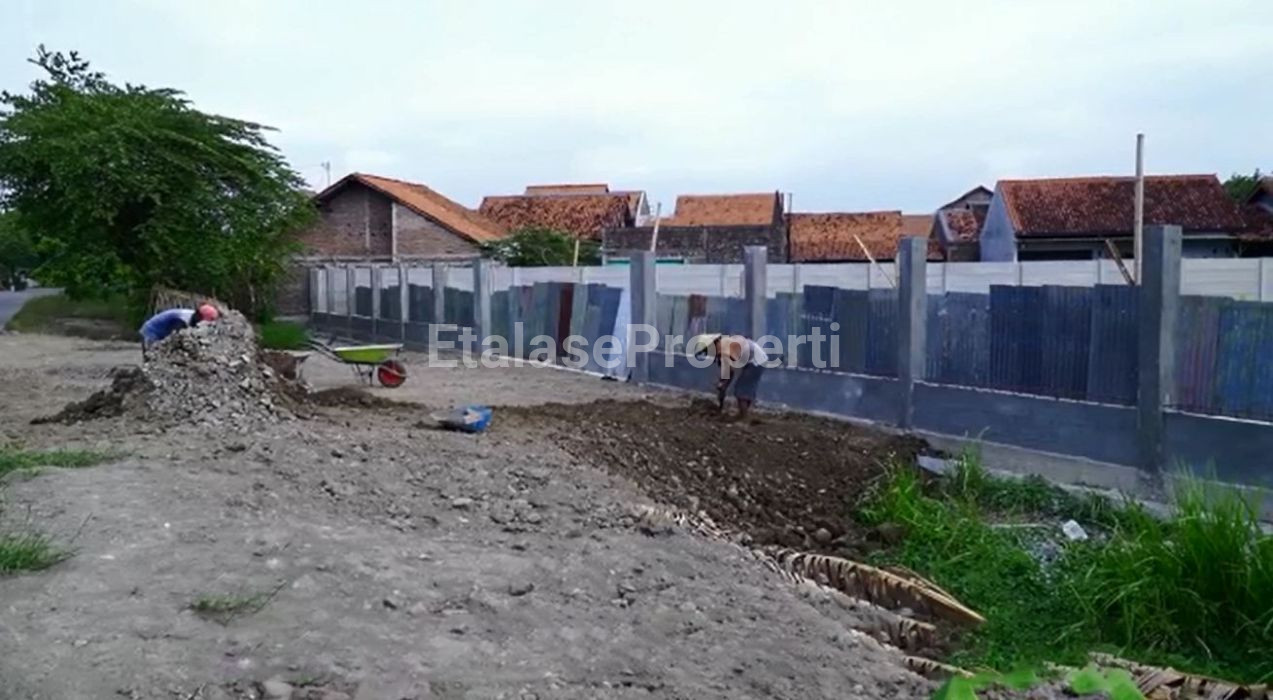 Foto properti Dijual Gudang Di Jl. Ahmad Yani Kebondalem 3