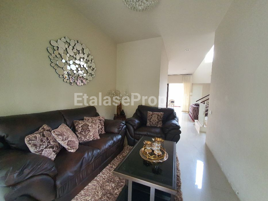 Foto properti Dijual Rumah Royal Residence 2