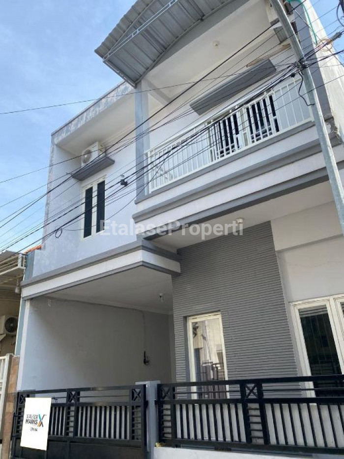 Foto properti Disewakan Rumah Jalan Gading Karya Surabaya Timur 2