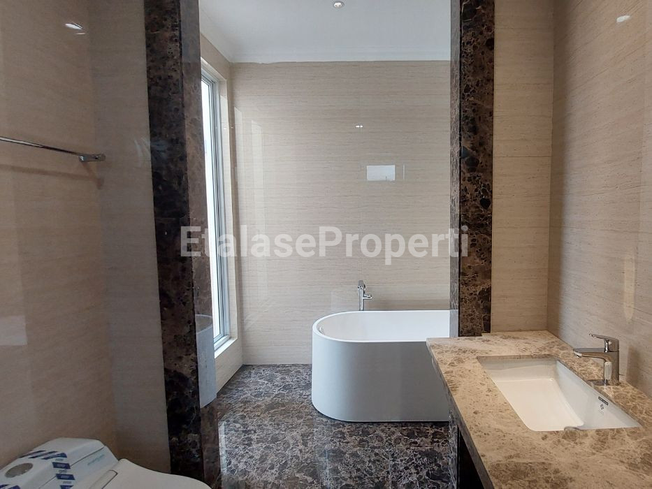 Foto properti DIJUAL RUMAH DI GRAHA FAMILI BLOK SS SURABAYA BARAT 5