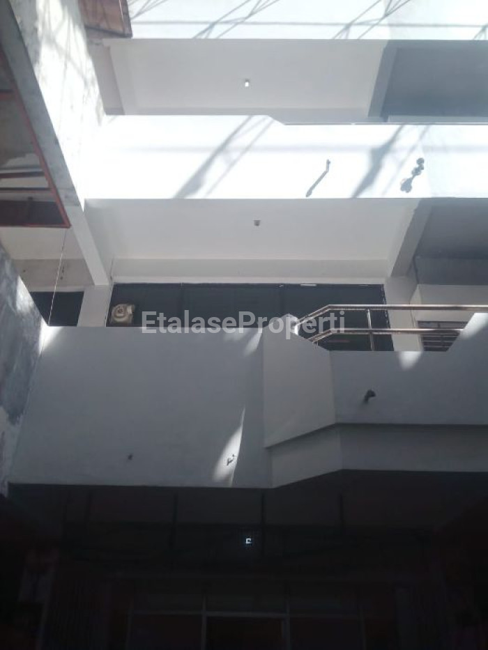 Foto properti Jual Murah Ruko 3 Lantai Jalan Ambengan Surabaya Pusat 8