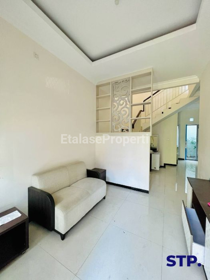 Foto properti Rumah 2 Lantai Sukolilo Dian Regency 2 Surabaya Full Furnished 2