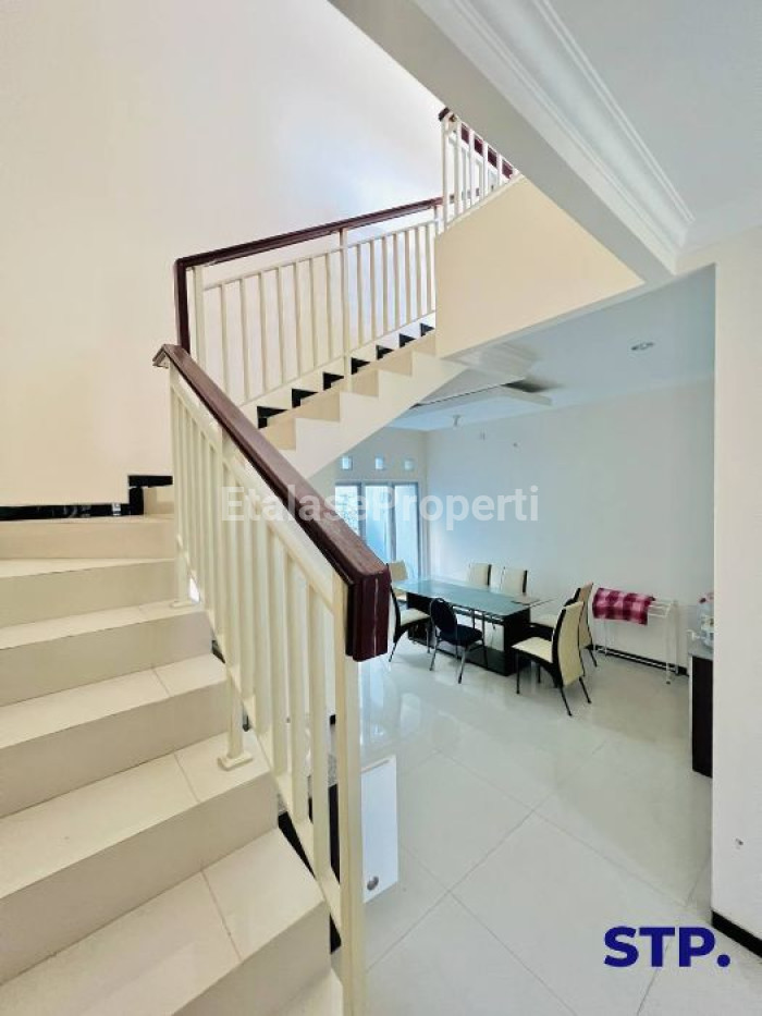 Foto properti Rumah 2 Lantai Sukolilo Dian Regency 2 Surabaya Full Furnished 3
