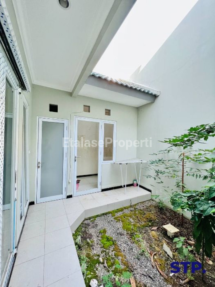 Foto properti Rumah 2 Lantai Sukolilo Dian Regency 2 Surabaya Full Furnished 10