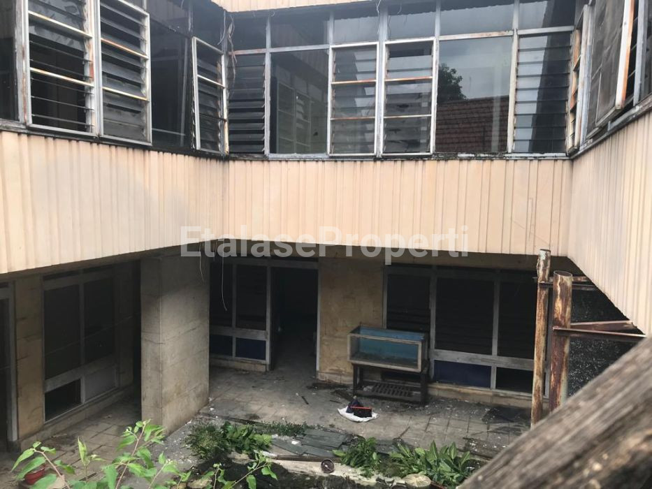 Foto properti Rumah Komersil Di Jl .Sulawesi Surabaya Rumah Hitung Tanah Cocok Untuk Usaha 1