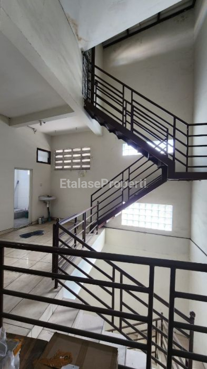 Foto properti Dijual Ruko 0 Jalan Raya Rungkut 6