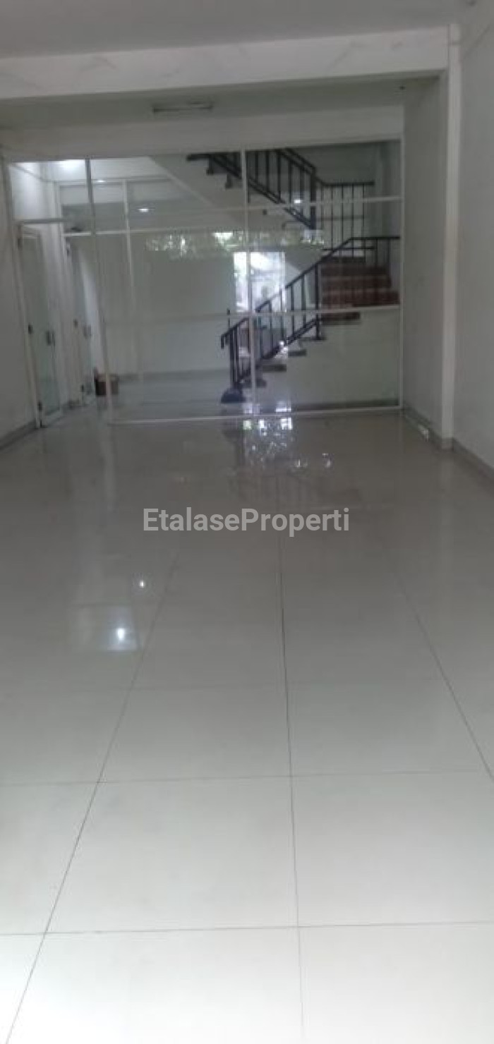 Foto properti RUKO: RAYA BUBUTAN (deretan Bank BCA) Tempat Strategis 2