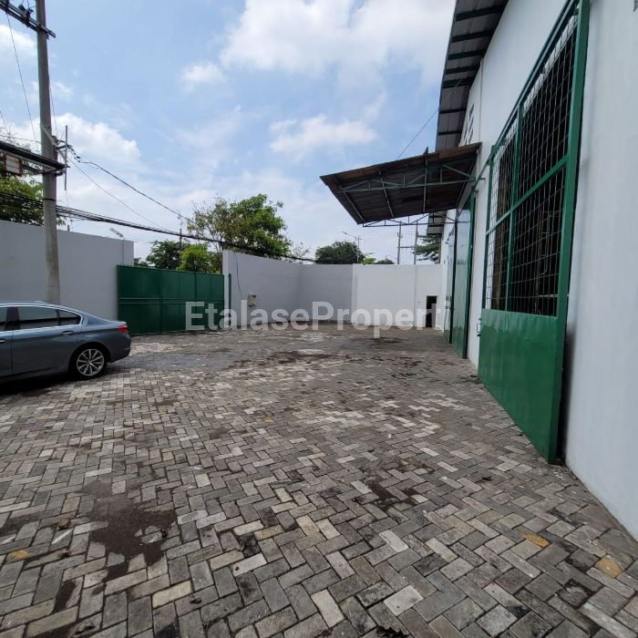 Foto properti Jual Cepat Gudang/ Tempat Usaha Raya Tanjungsari Sukomanunggal Surabaya Barat 2