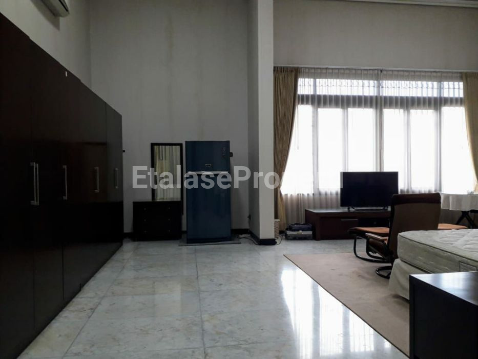 Foto properti Raya Dharmahusada 4