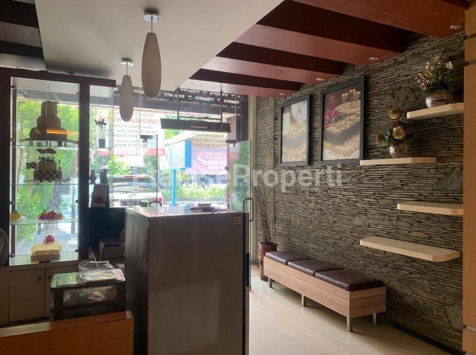 Foto properti Disewakan Lantai 1  Ruko Strategis Nol Jalan Raya  Ngagel Jaya 2