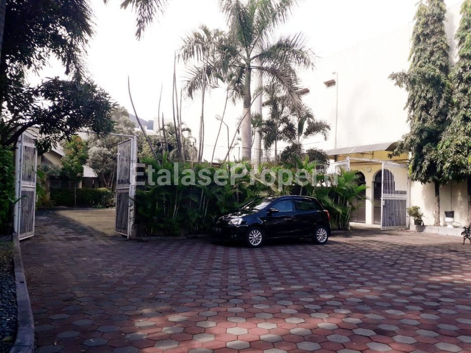 Foto properti Disewakan Rumah Raya Dharmahusada 2