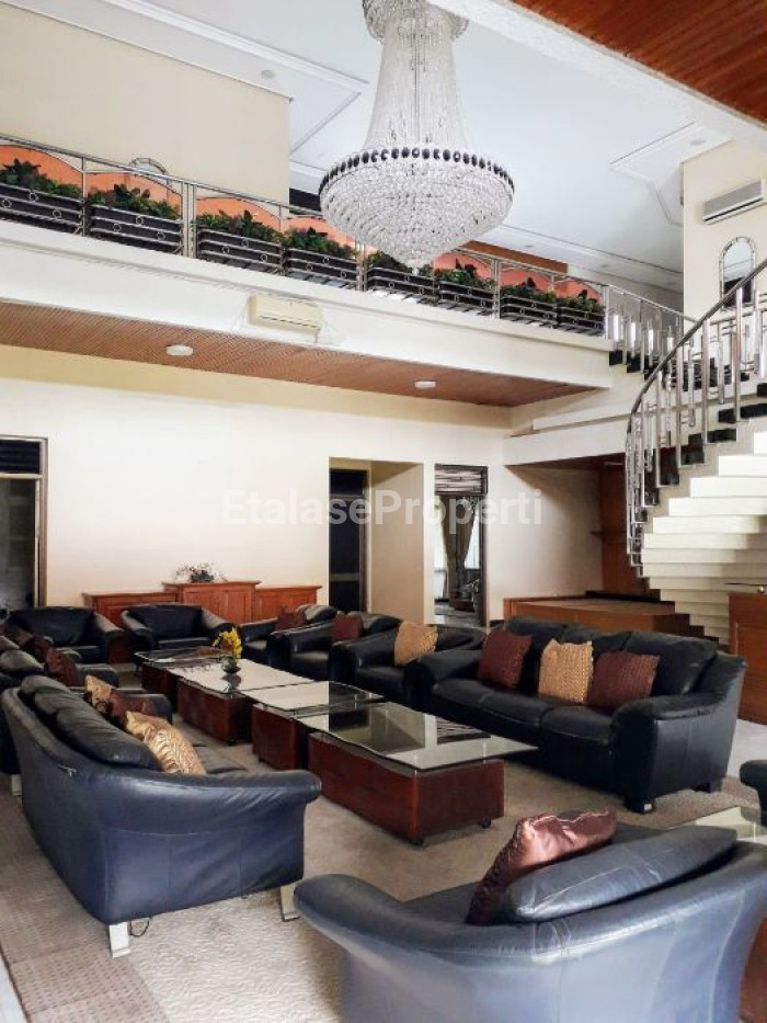 Foto properti Disewakan Rumah Raya Dharmahusada 5