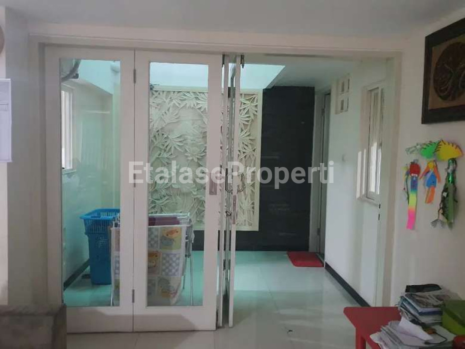 Foto properti Rumah 2 Lantai Bendul Merisi Surabaya Selatan 9